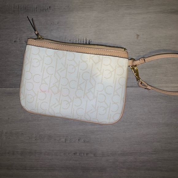 Calvin Klein Wrisltlet - Picture 2 of 3
